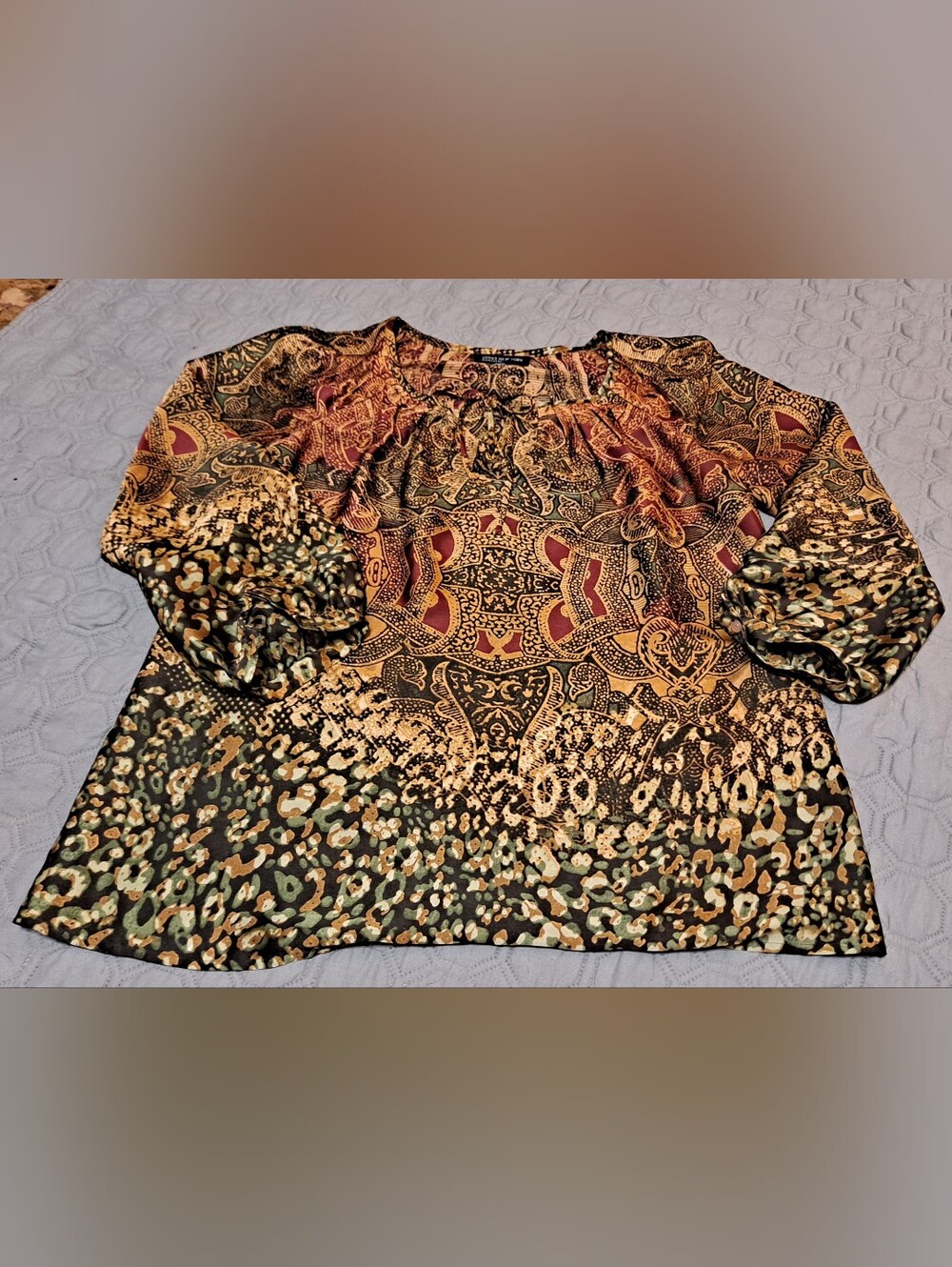 Jones New YORK Sugnature Boho Paisley Printed Blouse In Olive and Gold L